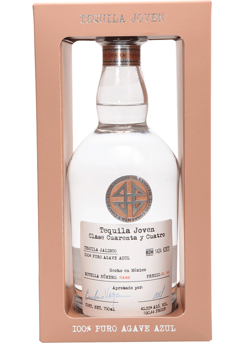 Tequila Joven Clase Cuarenta y Cuatro 750 ml