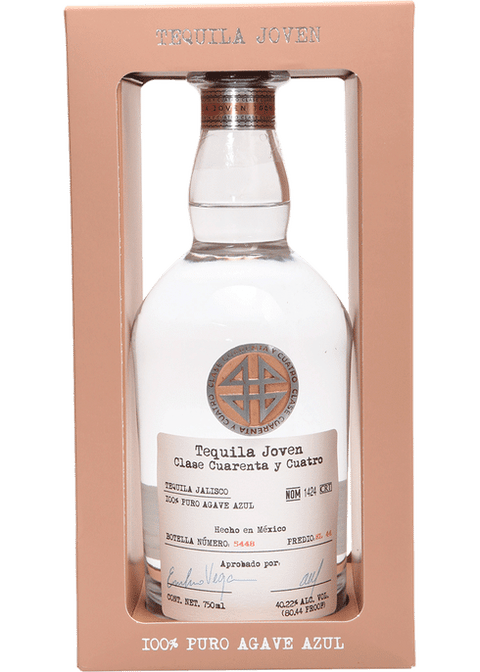 Tequila Joven Clase Cuarenta y Cuatro 750 ml
