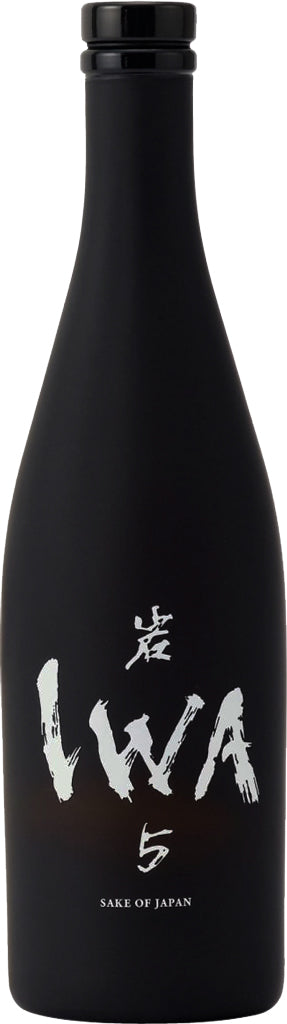 IWA 5 Junmai Daiginjo Sake 720ml bottle