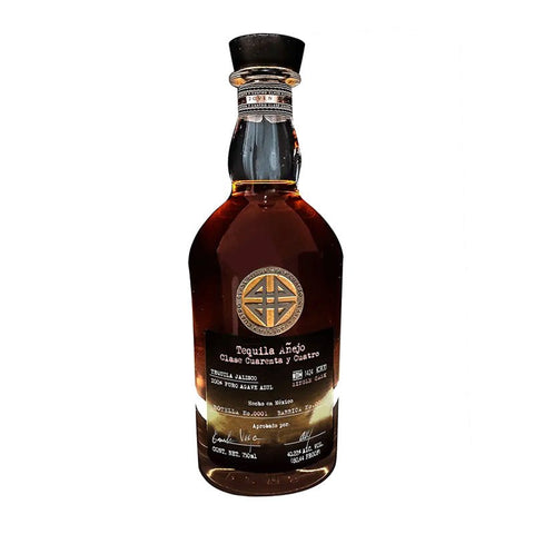 Clase Cuarenta Y Cuatro Anejo Single Batch 750ml